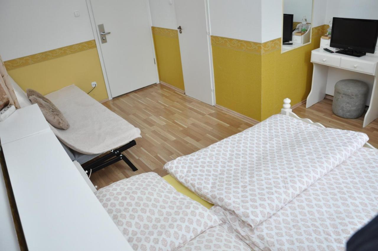 Gloriett Panzio Bed and Breakfast Fertőboz Exteriör bild